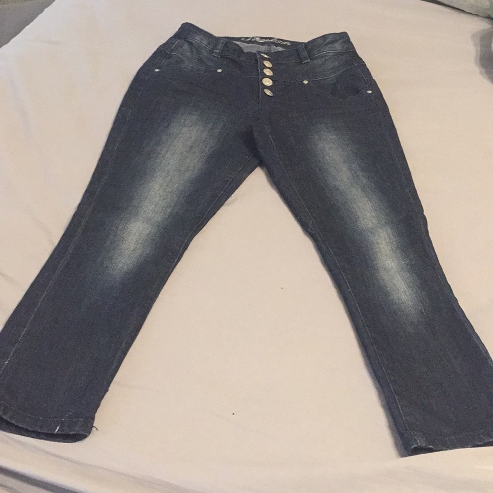 Delia’s Skylar crop jeans size 3/4